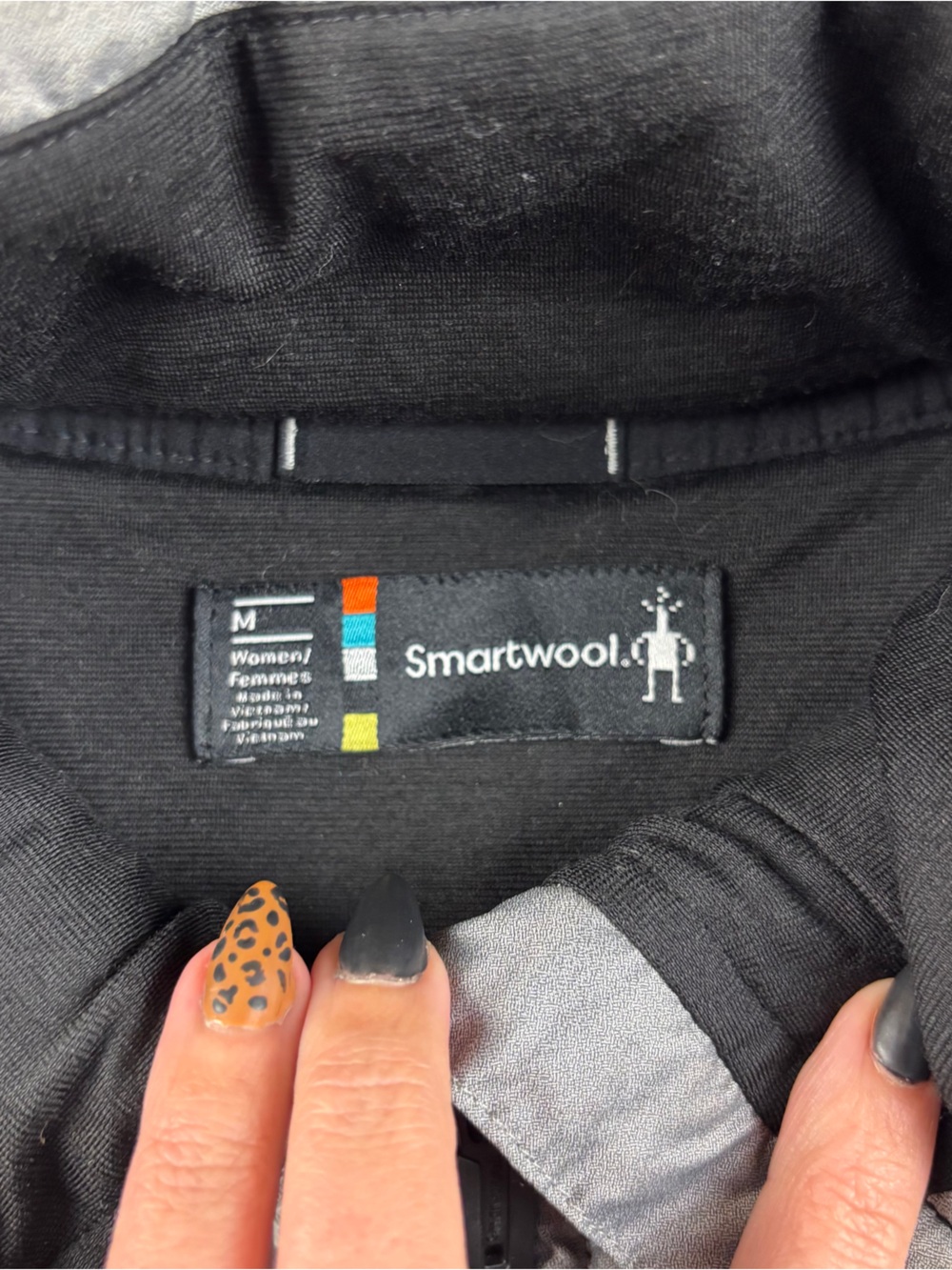 SMARTWOOL Women’s Silver Grey Smartloft 150 insulated Puffer Vest size: Medium - Picture 6 of 9